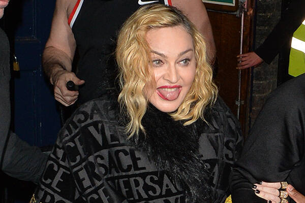 時間超過でライブ強制終了 マドンナ怒りの投稿も賛否分かれる 年2月7日 エキサイトニュース