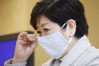 小池都知事支えるご近所の輪 話題のマスクは犬友がプレゼント