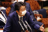「安倍首相の主張「アベノマスクで在庫放出に成果」が怪しい訳」の画像1