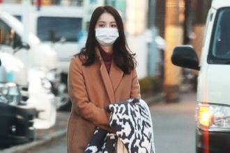 佐々木希 今も渡部と同居継続…それでも離婚を選択しない理由