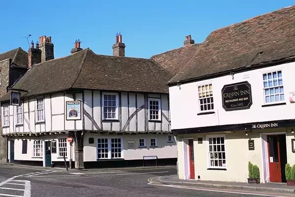 「100kg以上の人お断り」Airbnb登録の物件に非難