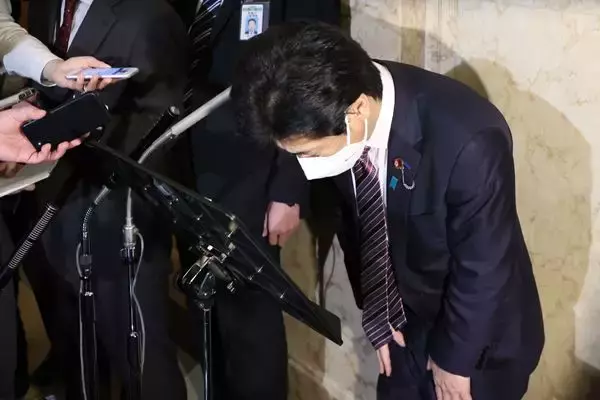 夜だけ時短意味ない…飲み会主催した厚労省課長の呆れた持論