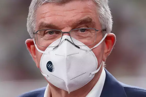 バッハ会長に矛盾だらけと批判 訪日促すも何かあったら自己責任