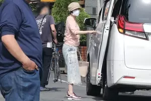 広末涼子の 蜘蛛プリント私服 に驚き ダサい 絶対に選ばないやつ 21年6月1日 エキサイトニュース