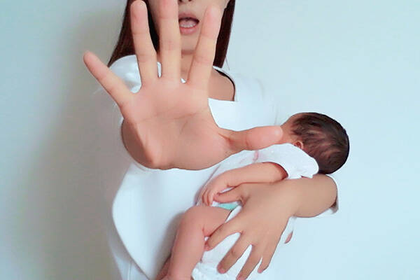 あせもだらけなのに乳児にヘアバンドを 子どもを人形扱いするバカ母 21年8月26日 エキサイトニュース あせもだらけなのに乳児にヘアバンドを 子どもを人形扱いするバカ母 21年8月26日 エキサイトニュース
