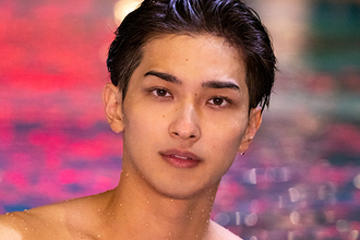横浜流星が魅せた濡れ艶素肌♪俳優10年ブックが人気沸騰！