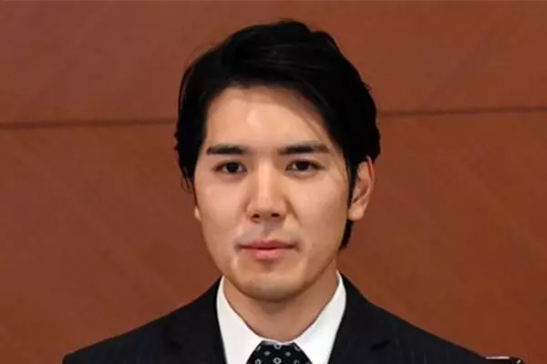 眞子さん 白髪まじりの頭で小室さんとデートへ 空前の円安でnyセレブ生活に危機 22年6月15日 エキサイトニュース