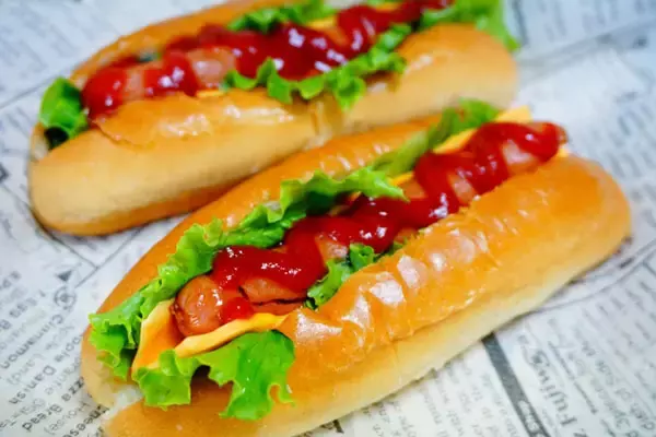 ホットドッグ-36分…米大学が試算「食事で健康寿命」どう変わる？