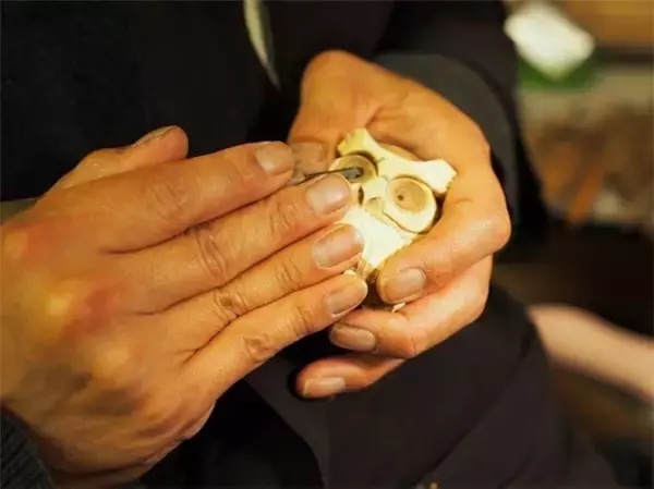 「何故みんなの家に木彫りの熊があったのか」の画像