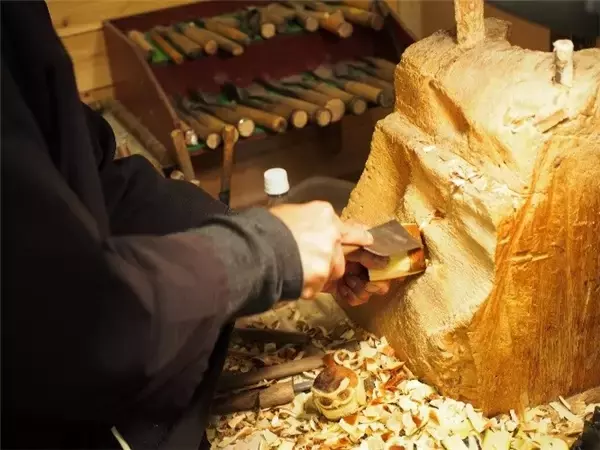 「何故みんなの家に木彫りの熊があったのか」の画像