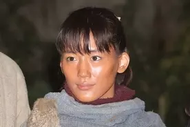 肉体美の理由はコレ 綾瀬はるかがロケ中に見せた激しすぎる筋トレ 17年4月24日 エキサイトニュース