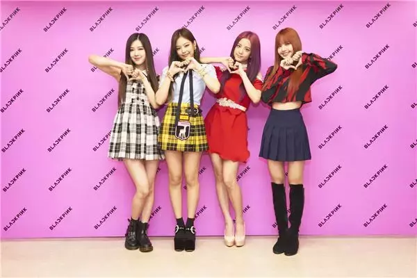 「BLACKPINKに武道館1万4千人熱狂！日本活動に意気込みも」の画像