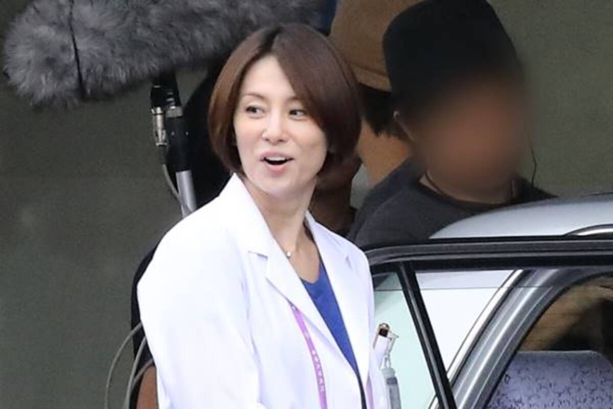 米倉涼子 送迎車に1 500万円 事務所が用意した仰天vip待遇 17年10月26日 エキサイトニュース