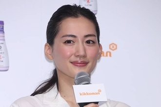 綾瀬はるか「世界平和」の夢にこめた「祖母との約束」