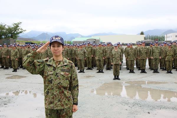 陸上自衛隊初の女性連隊長 部下がいたから逃げなかった 18年5月26日 エキサイトニュース