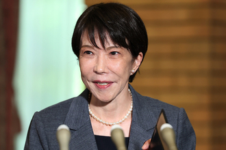 「現政権が最低であるのは間違いないが…」芥川賞作家　高市首相とともに痛烈批判した“元首相”
