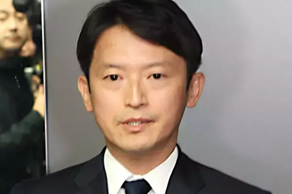 「人殺し」と叫ぶ場面も…レコード会社から厳重注意の人気女性シンガー　斎藤知事へのデモで「語ったコト」