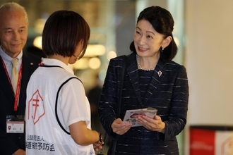 《萎縮する職員も》紀子さま　懸念される“退任説”浮上の超エリート最側近との隙間風…危機招く「秋篠宮家特有の事情」