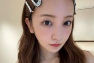 「孤独だって思う」板野友美　小嶋陽菜の自社売却で「18億円ゲット」の裏で“経営者の悩み”投稿を削除…一部で寄せられていた“心ない声”