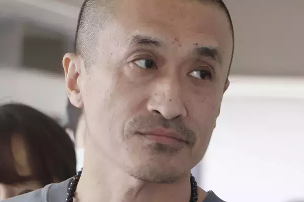 「飼っていた小型犬を蹴り殺した」半グレ容疑者　女性殺害事件で7年越し逮捕…知人が明かす“手のつけられない凶暴さ”