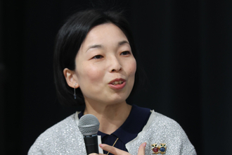 「ラフすぎない？」彬子さま　ブータン非公式ご視察での“スニーカー姿”にネット騒然…国王とご対面時も着用