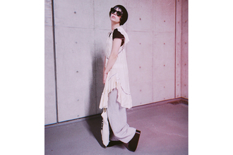 《これまでと違う“タトゥー”が…》『のだめ』俳優の妻アーティスト　“ワイルド”近影に反響…過去には手首に入れた夫直筆の“絵柄”が話題に
