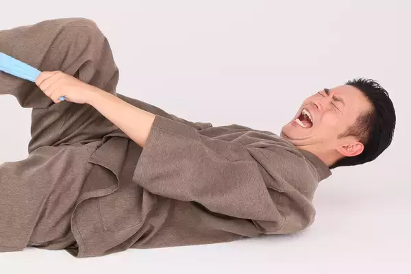 ごぼう先生が動画で解説！「50代からの不調解消体操」【高血圧緩和 太ももぐいぐい体操】｜介護界のアイドル