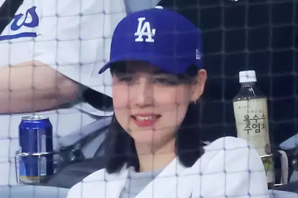 真美子さん　愛娘誕生後に長年貫いた“ズボン派”から“スカート派”に転向したワケ