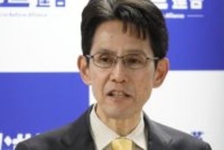 《イケメンと話題沸騰》中道代表候補の階猛氏　関係者が明かす“俳優息子”の「意外な経歴」