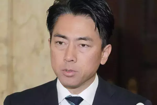 「これ以上不可能なくらいの上から目線」芥川賞作家　小泉進次郎防衛大臣に痛烈皮肉…一貫する高市政権への警鐘
