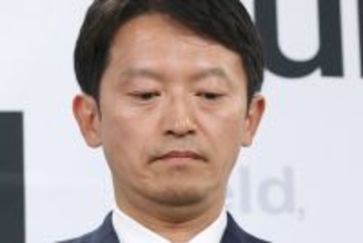 「すごい挑発ですね」と記者怒り…斎藤知事　年内最後の会見でも批判噴出、“逃げ回答”繰り返し場内では怒号も