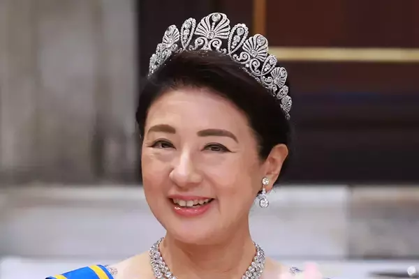 雅子さまの「鮮やかブルーと金ドレス」、天皇陛下と国王の「セルフィー」…華やかな「オランダご訪問」を振り返り