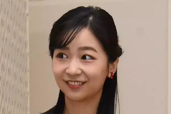 佳子さま「花の展覧会」で見せられたバッサリ“新ヘアスタイル”、ネットでは「お似合い」の声