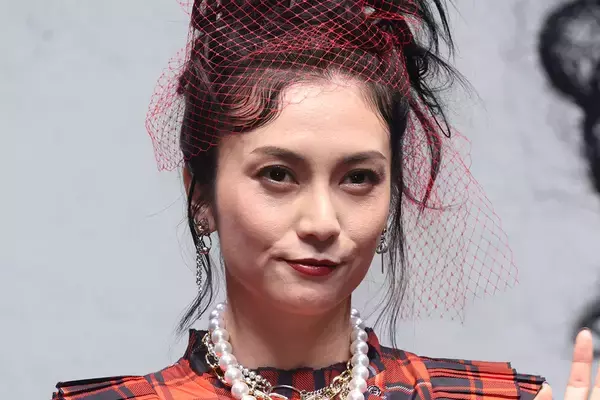 柴咲コウ　苦境の経営会社と20億円企業の経営統合が破談になっていた…共同代表構想も白紙に