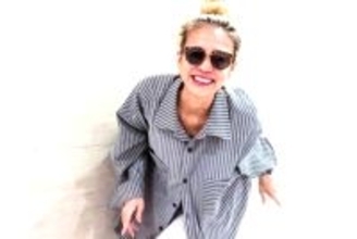 「威圧感しかない」“元おはガール”タレント（39）　大手寿司チェーン店でのタトゥー“まる出し”姿が物議