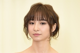 《コメントはたかみなのみ》篠田麻里子　再婚発表も「神7」メンバーは音沙汰ナシ…関係悪化報道も飛び出し、懸念される「仲間との距離」