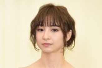 《コメントはたかみなのみ》篠田麻里子　再婚発表も「神7」メンバーは音沙汰ナシ…関係悪化報道も飛び出し、懸念される「仲間との距離」