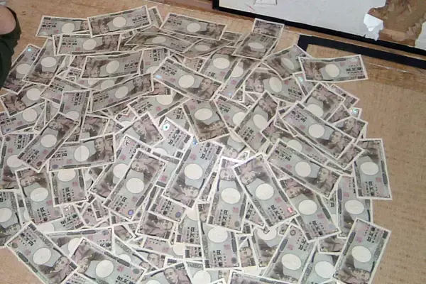 宝くじ3億2千万円当選者が顔出し初告白！「330万円のロレックスを即購入」も“女性に7千万注ぎ込む”“株価大暴落で全て失う”の悲劇と再起