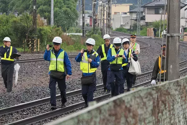 東武鉄道特急『スペーシアX』にはねられ除草中の作業員4人死亡事故　鉄道ジャーナリストが分析する事故の“本当の原因”とは