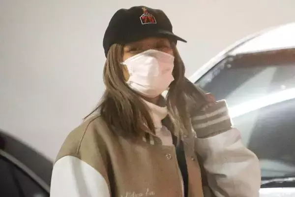 「品がない」消えた元バラエティ女王（36）“ほぼ下着”姿で華道に一部から疑問の声…“ショーパン”田植えも賛否に