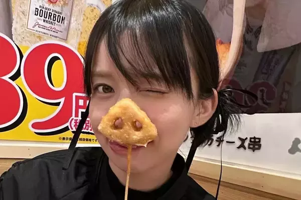 「ドンドン露出が増えているなぁ」消えた元バラエティ女王　“半分出てる”ドレスに驚きの声…事務所退所から2年、大胆スタイルで存在感