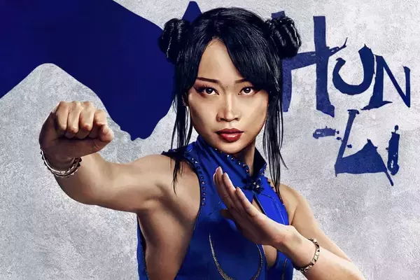 《実写版『ストリートファイター』再び》春麗役のカナダ美女（26） 日本で“セクシーすぎる腹筋美”を披露…それでもファンが映画公開に不安を訴えるワケ