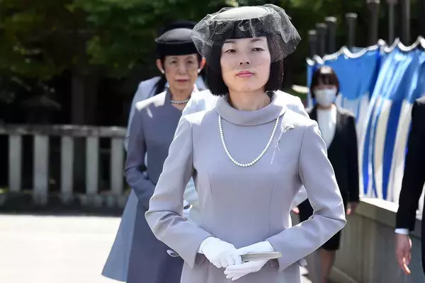 彬子さま　弔問に訪れた母・信子さまを“玄関払い”…溝を深めた寛仁さま薨去後の「FAX無視事件」