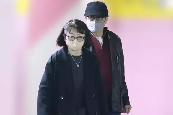 山口百恵さん　夫・三浦友和が親友の認知症にショック…支えに孫と贈る「プレゼント」