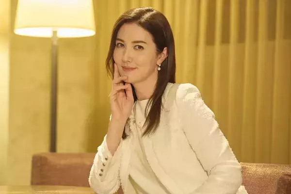 「表舞台に戻るつもりは一切ない」司法試験合格の山本モナ　フリーアナやめて挑む「弁護士の覚悟」