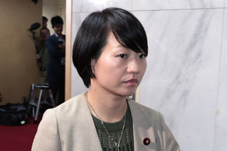 「日本人アカウントではない？」自民・鈴木貴子氏の“不適切投稿”に「あまりに短絡的」批判相次ぐ