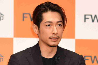 《寂しさを覗かせ…》ディーン・フジオカ　離婚前に関係者が目撃していた“インドネシア人妻とのズレ”