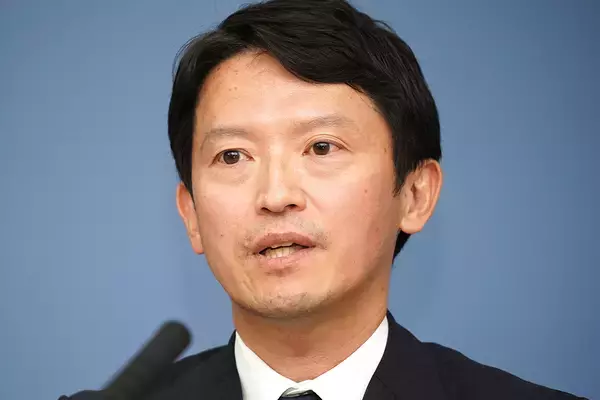 「同じ穴のムジナ」相生市長　批判していた斎藤前知事と同じ“机叩き恫喝”で相次ぐドン引きの声