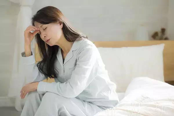 だるい、足がつる、喉が痛い…50代60代の“起床時の不調”は寝る前のひと工夫で劇的改善！睡眠専門医に聞いてみた