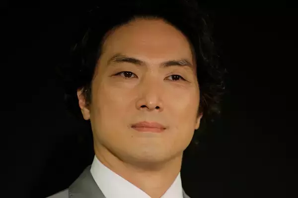 「悪びれることもなく…」有名二世俳優　伊藤園のAIタレント起用CMを猛批判、アメリカでのストにも言及